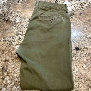 J Crew Chino 33x32 in Dark Green